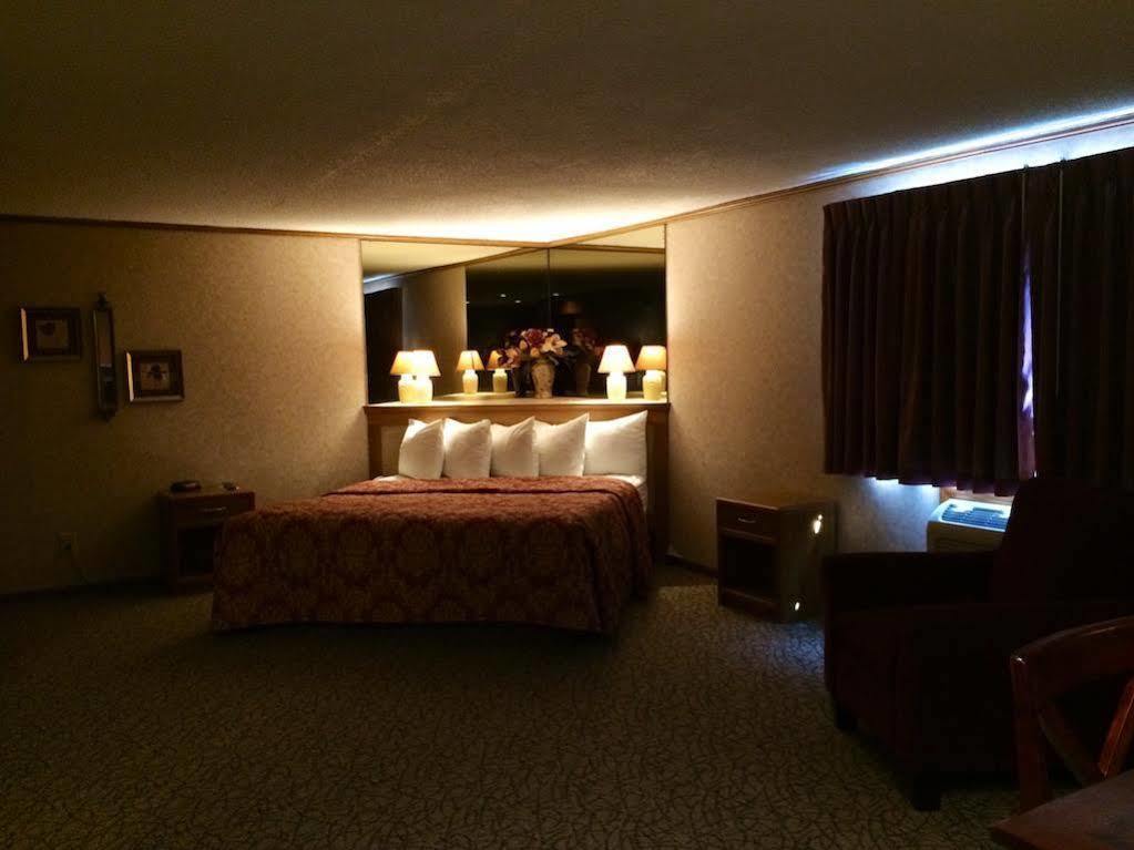 סיינט קלאוד Travelodge By Wyndham Motel Of St Cloud מראה חיצוני תמונה